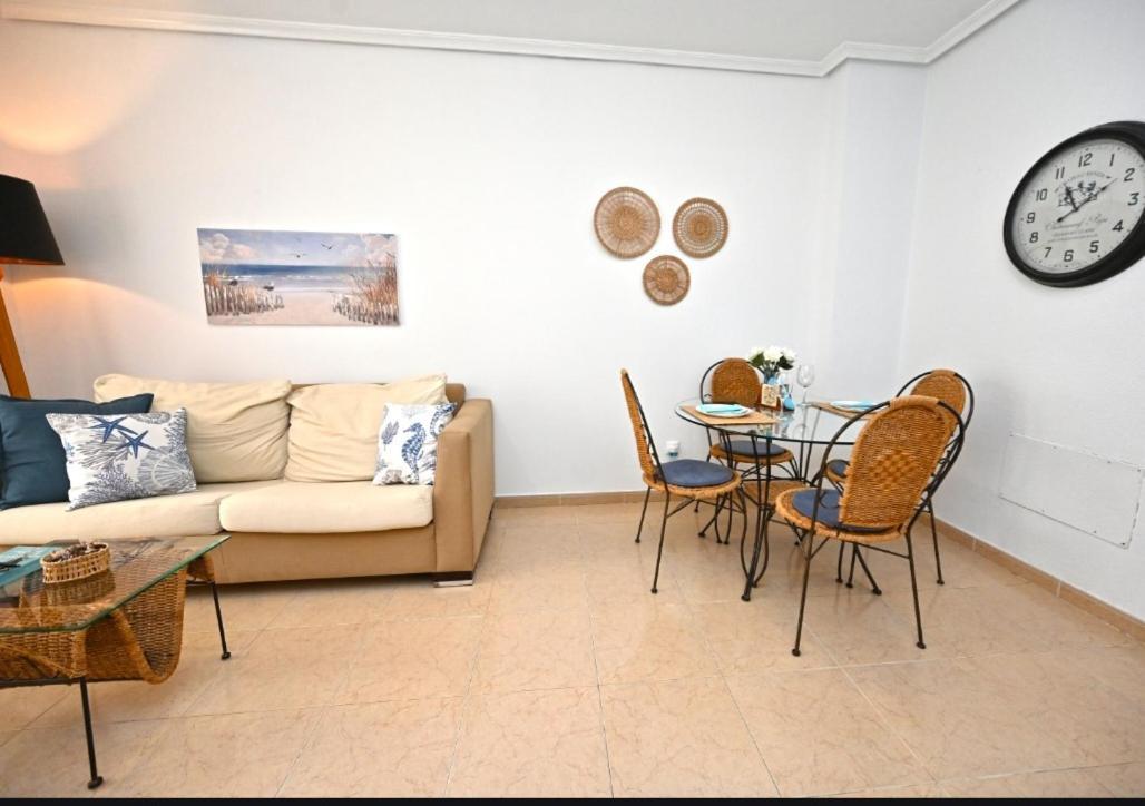 Beach Apartment Торрев'єха Екстер'єр фото